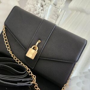 Crossbody purse by Alyssa. NEW with tags...giftable!